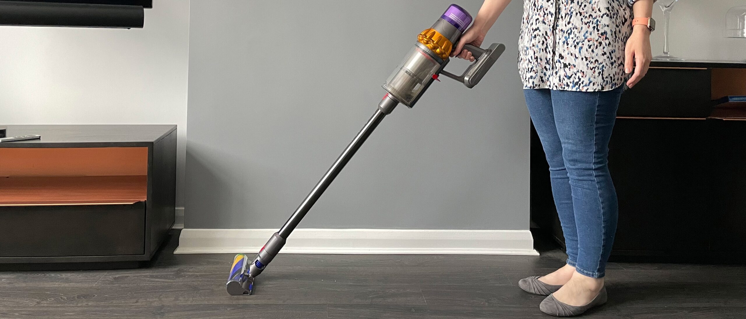 Aspirapolvere vs robot: chi vince la sfida in casa?