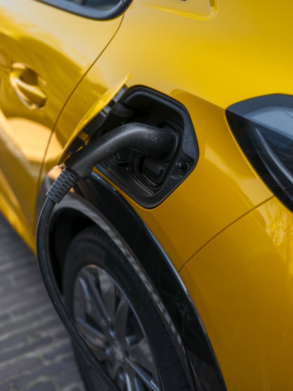 Le auto elettriche ci salveranno dal caro petrolio?