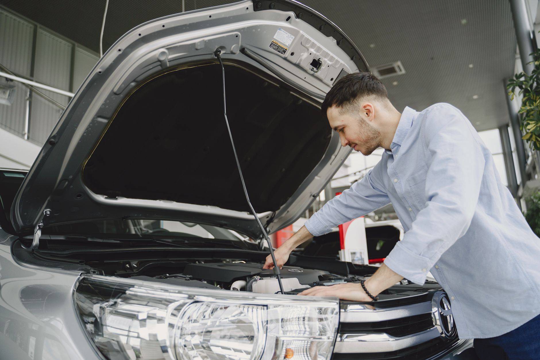 Cosa controllare sull’auto prima di partire per le vacanze